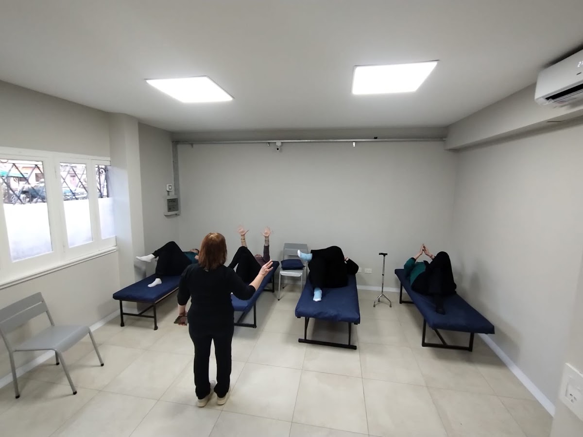 Consultorio de kinesiología y rehabilitación Silvana Taengua en Villa Urquiza con equipamiento de vanguardia
